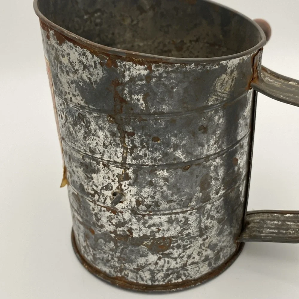 VTG Brownwell 3 cup tin crank flour sifter rustic farmhouse kitchen decor patina